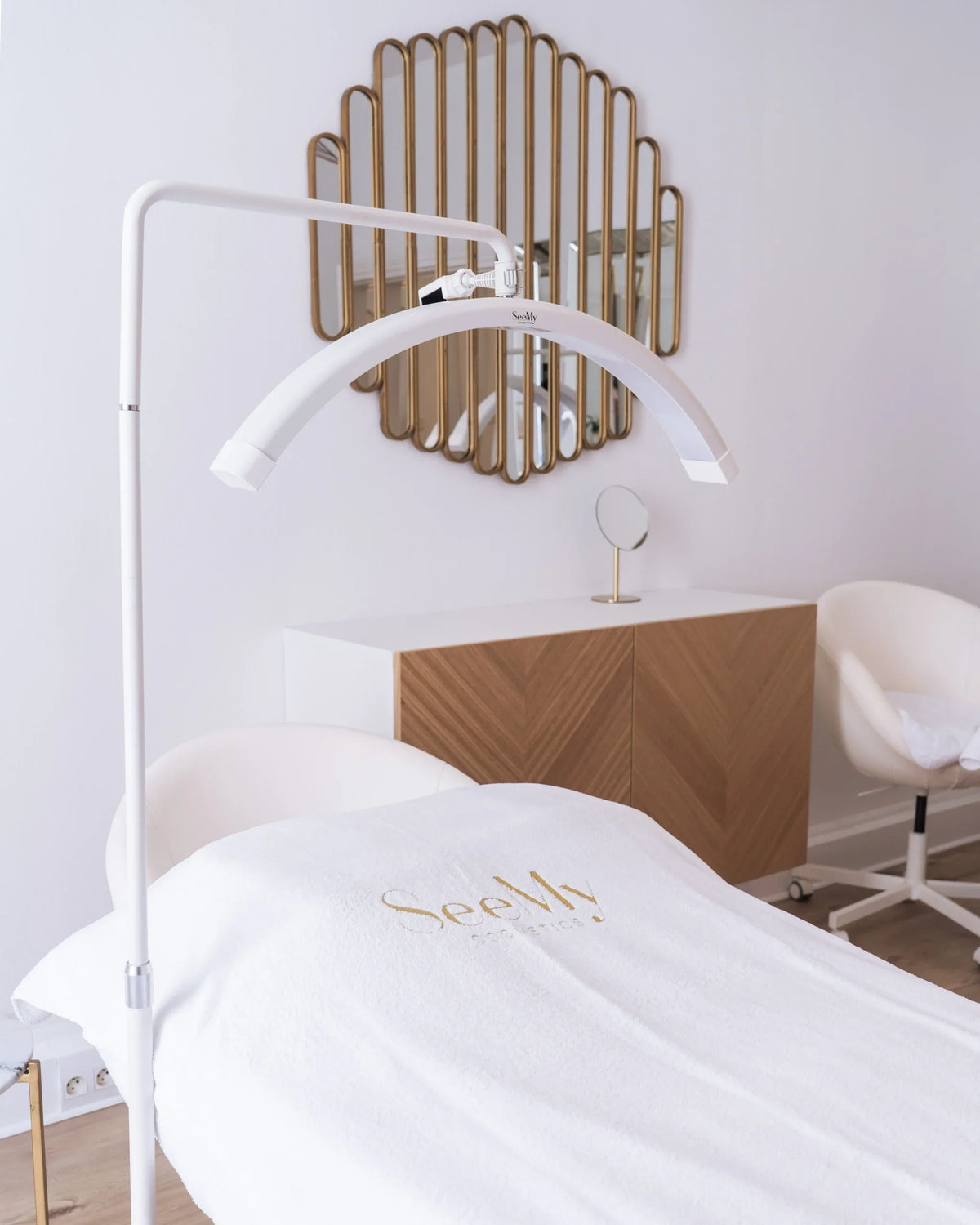Cabine de soin de l'institut SeeMy Cosmetics, 4 rue Balzac à Paris
